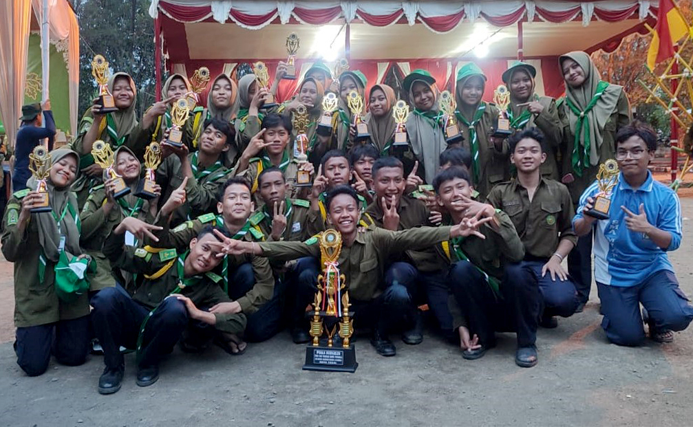 SMA Muhammadiyah Kota Tegal Juara Umum Perkemahan GKHW 2024