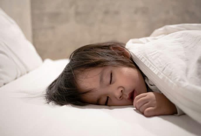 Mengapa Anak Kecil Perlu Tidur Siang si?? Apa manfaatnya bagi Anak