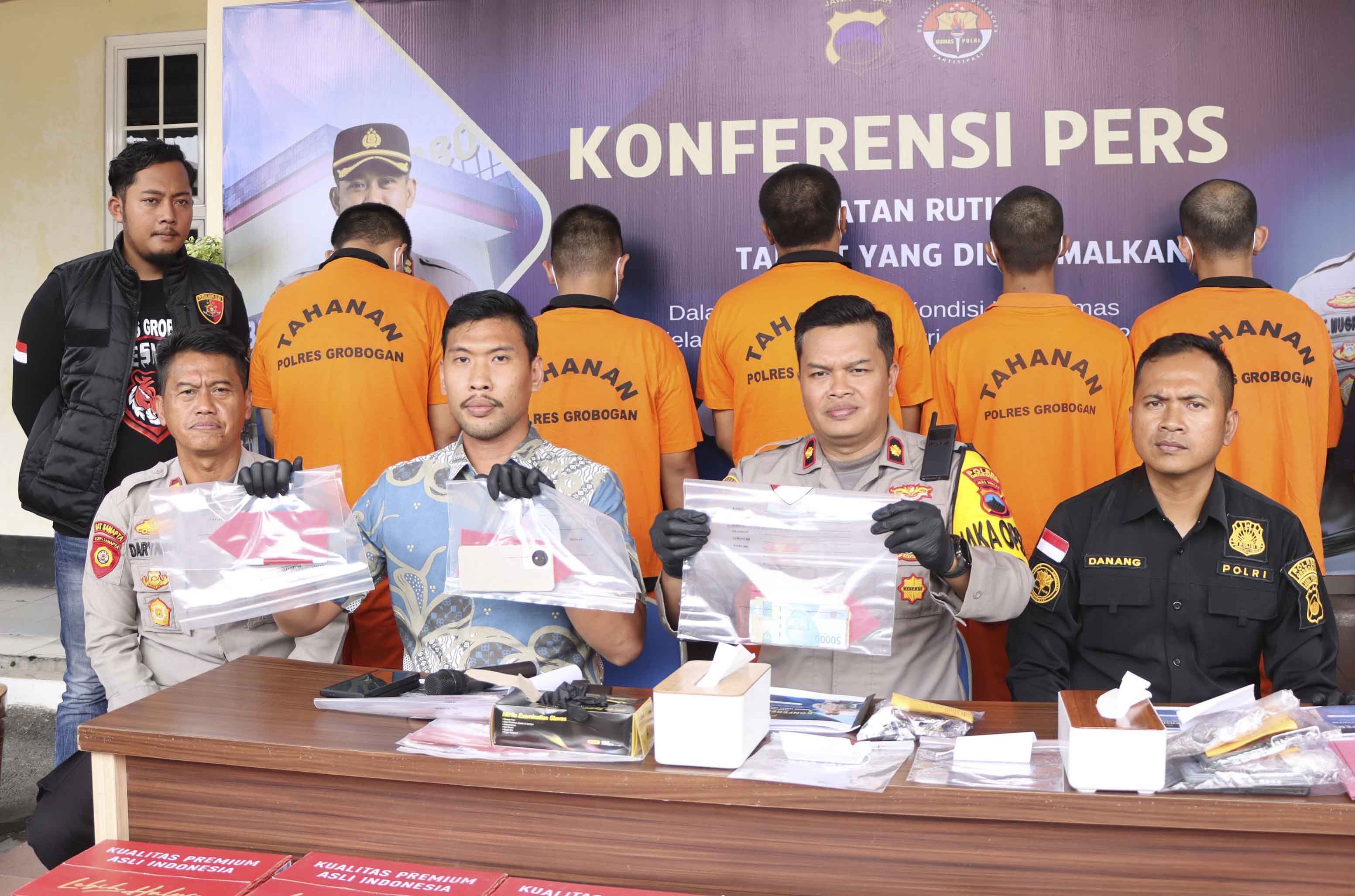 Jelang Ramadan 1446 H, Polres Grobogan Razia 545 Botol Miras dan Amankan 5 Pelaku Kasus Narkoba