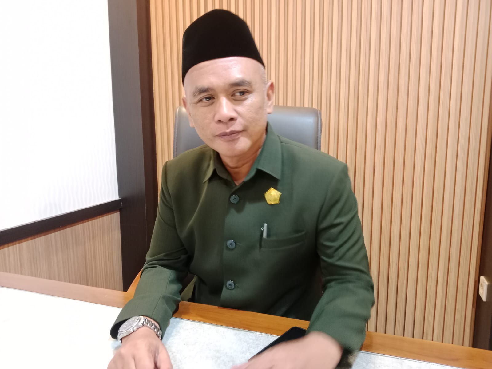 Batang Krisis Guru, Wakil Ketua DPRD Benny Minta Pemerintah Buka CPNS
