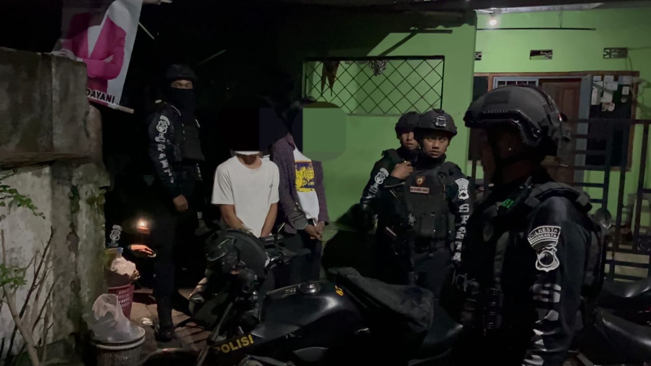 Tiga Warga Diciduk Polisi Saat Pesta Miras di Mojosongo