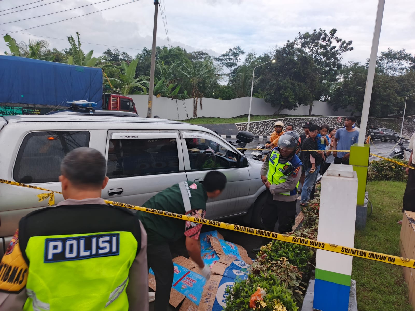 Parkir Mobil Lalu Terjatuh, Seorang PNS Meninggal di SPBU Bakalan Batang