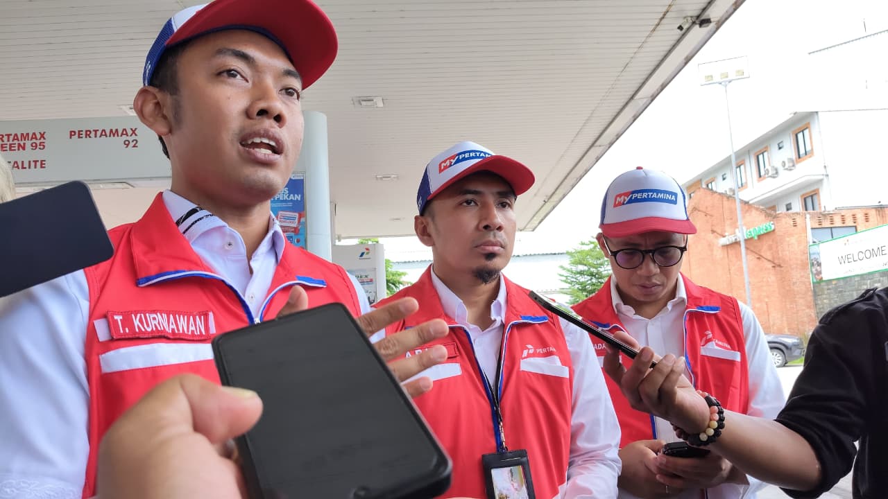 Stok Solar Aman, Antrean Mengular di Pantura Efek Kejar Target Jelang Nataru