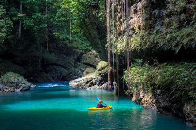 Green Canyon Pangandaran Lokasi Favorit Rafting Jawa Barat