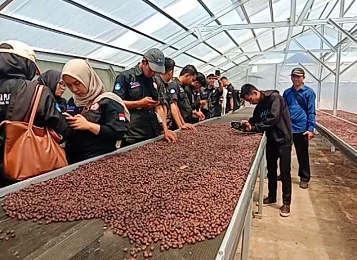 Kopi Khas Gunungsari Kabupaten Pemalang Banyak Dikunjungi Warga