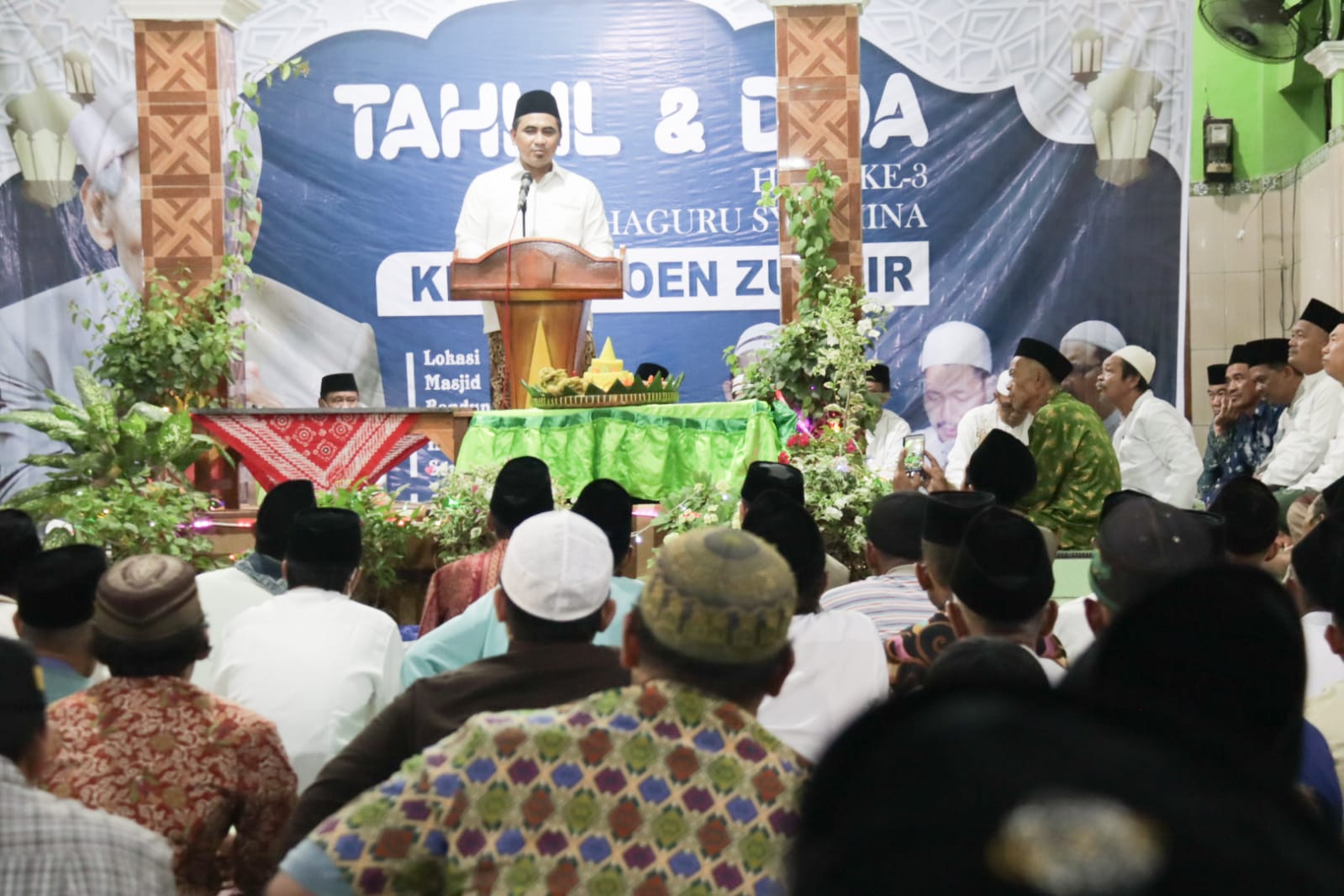 Gus Yasin Ajak Masyarakat Merawat Masjid
