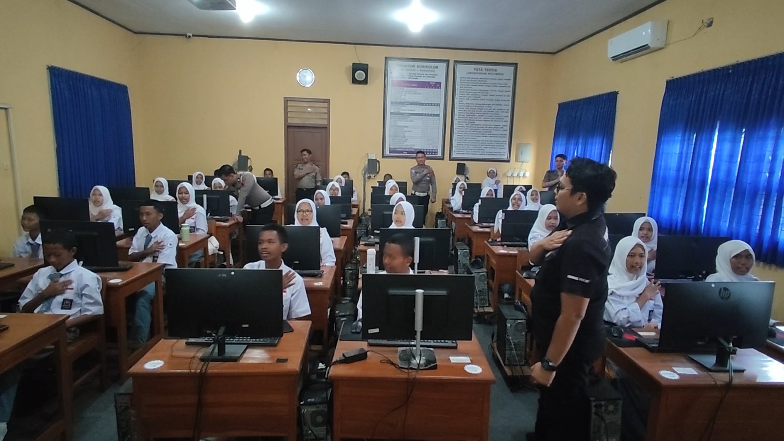 Polres Tegal Bekali Pelajar Pemahaman Artificial Intelligence
