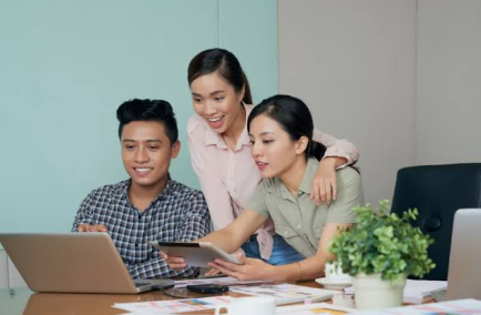 Tembus Omset hingga Rp2 Juta, Berikut 8 Ide Bisnis yang Paling Banyak Diminati Gen Z