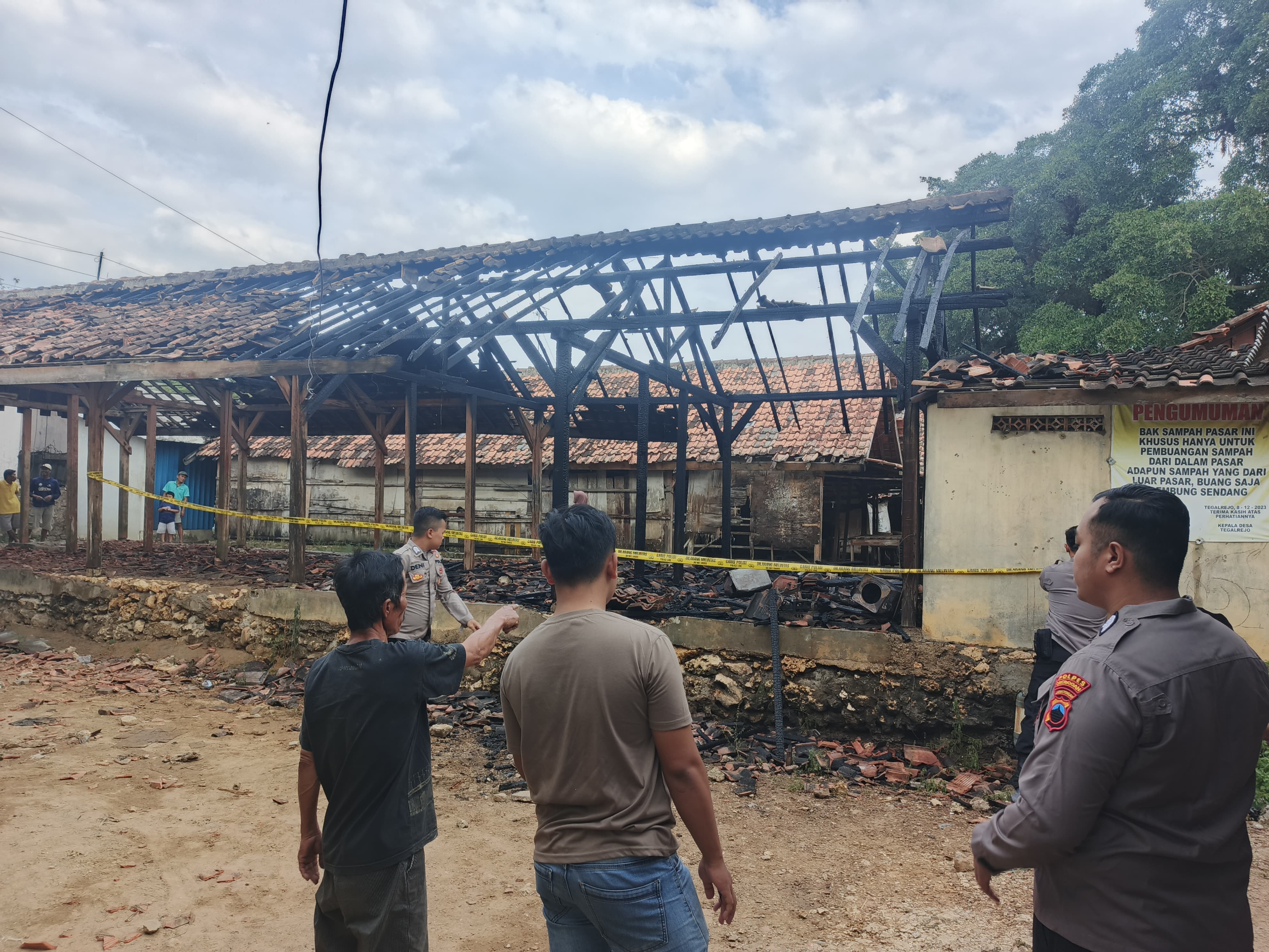 Enam Kios Pasar Tegalrejo Wirosari Terbakar, Diduga Akibat Korsleting Listrik