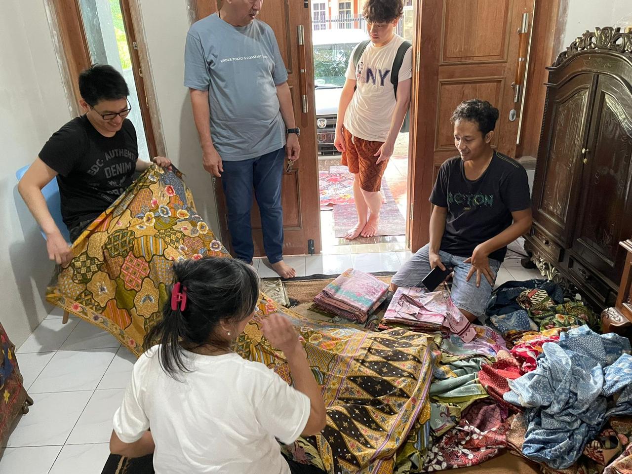 Rizal, Pemuda Serabutan Itu Kini Jadi Bos Batik Tulis, Ekspor Sampai Inggris 