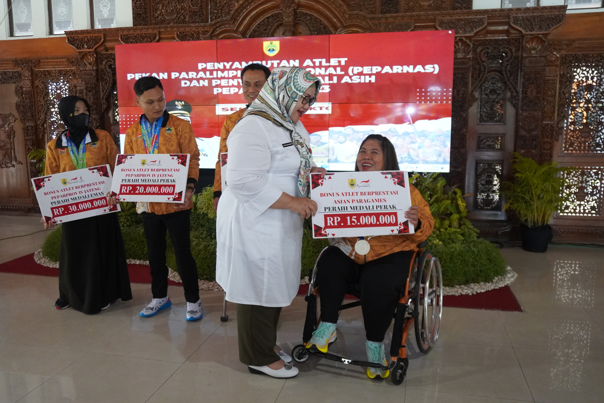 Sukses Boyong 38 Medali ! Bupati Sragen Berikan Bonus Atlet Disabilitas