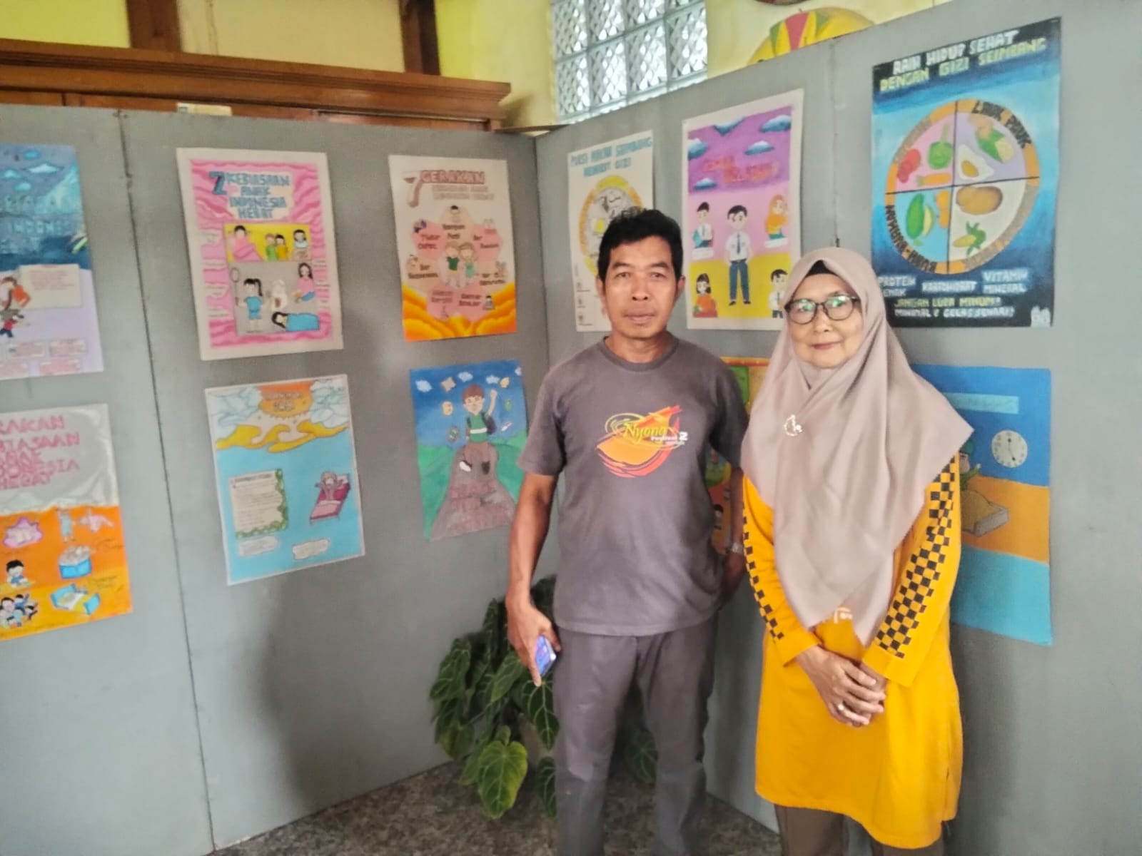 Gelar Karya Poster Warnai P5  SMP Negeri 2 Adiwerna Kabupaten Tegal 