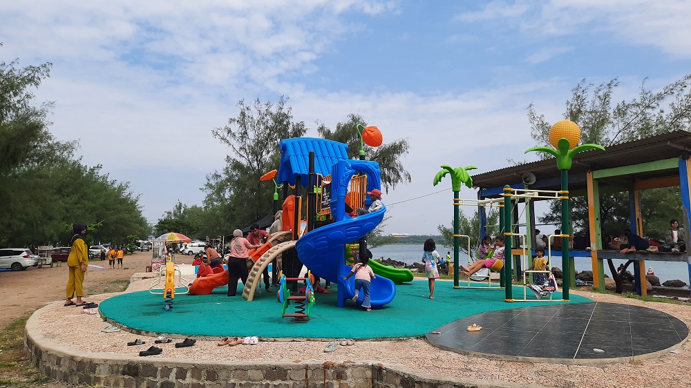 Libur Panjang Kenaikan Yesus Kristus, Kunjungan Wisatawan ke Pantai Marina Semarang Naik 30 Persen