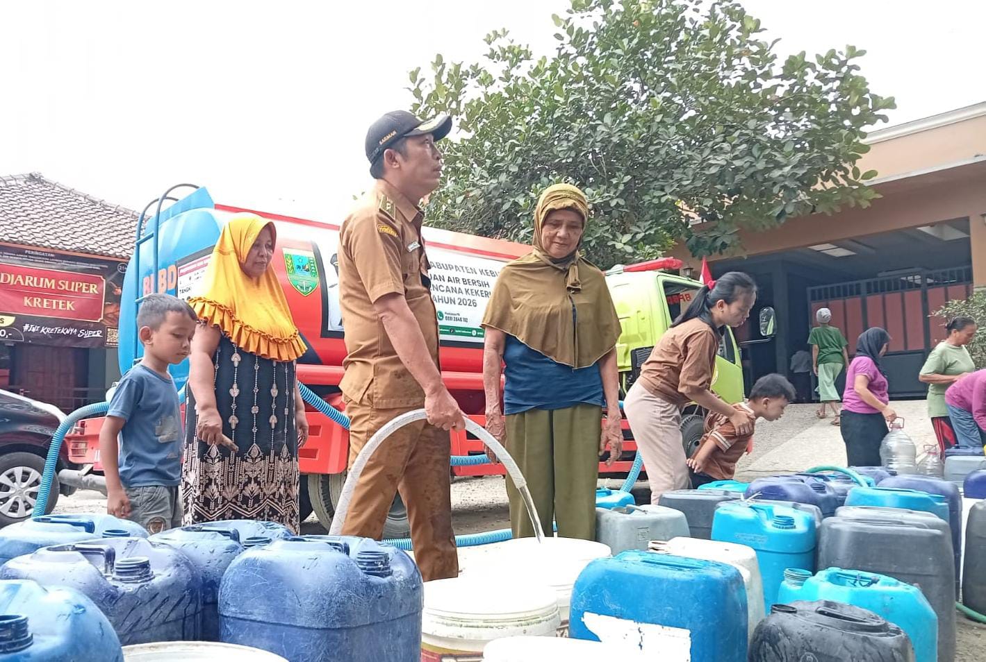 Pemkab Kebumen Mulai Distribusi Air Bersih ke Desa Terdampak 