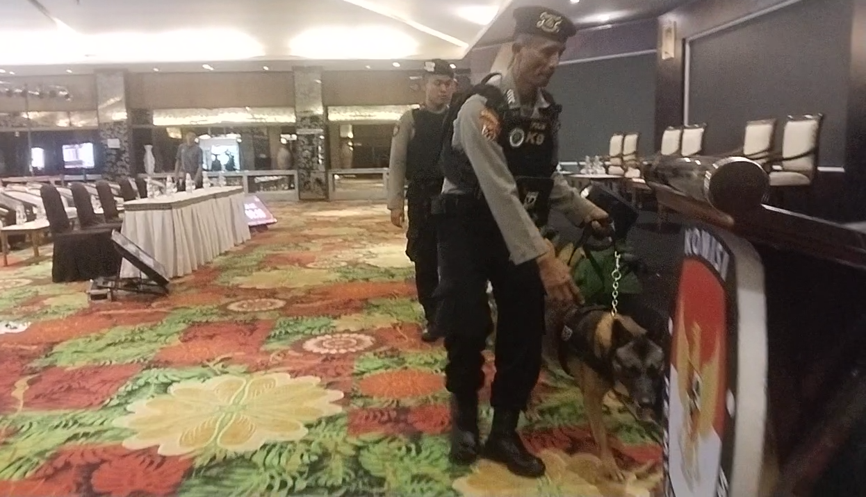 Polres Salatiga Kerahkan Anjing Pelacak, Lokasi Debat Publik Paslon Disterilisasi