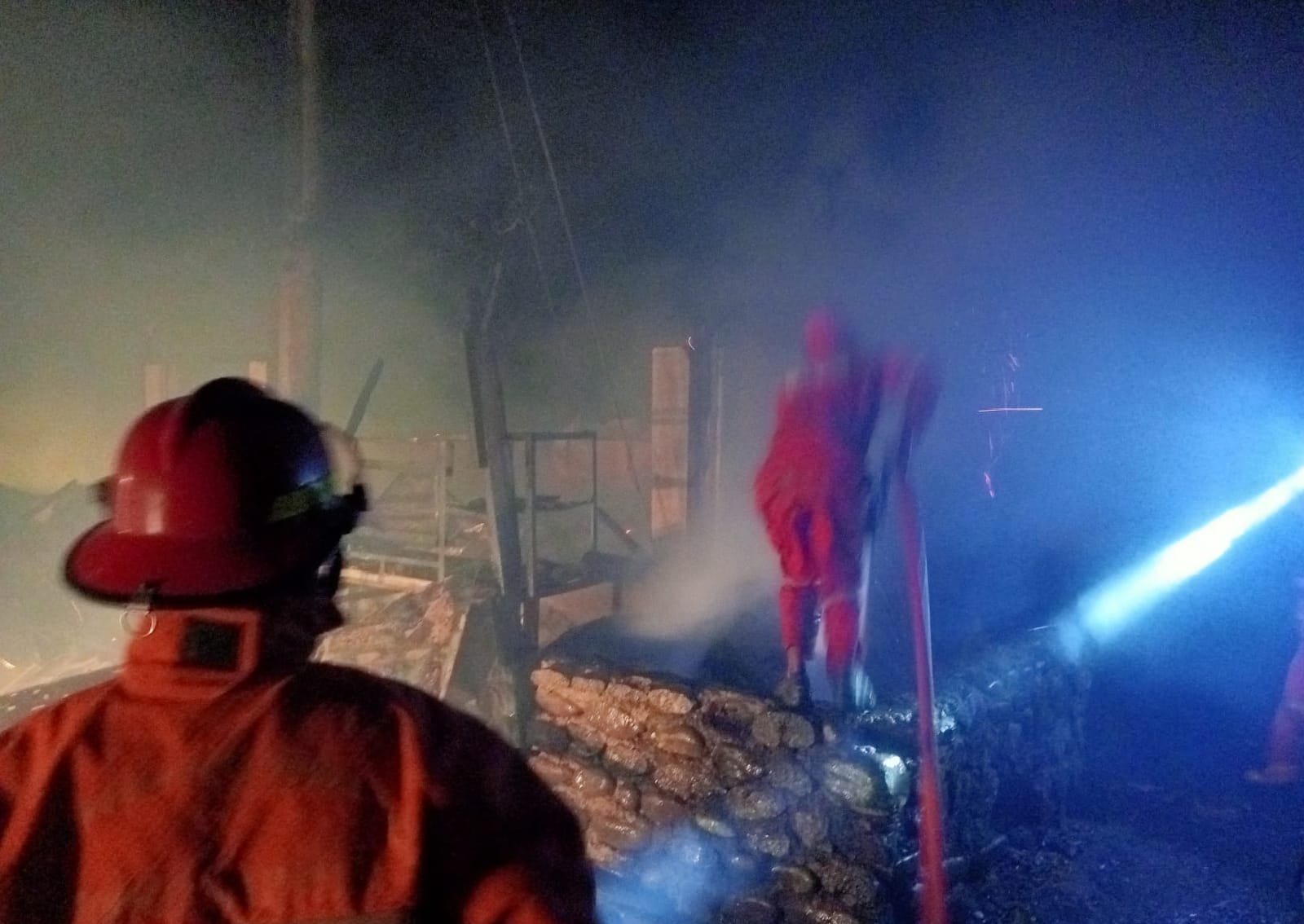 Warung Depan OW Pemandian Air Panas Tirta Husada Paguyangan Brebes Ludes Terbakar  