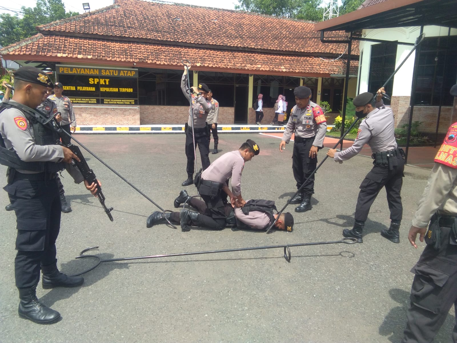 Antisipasi Bom Bunuhdiri, Pengamanan Polres Tegal Diperketat