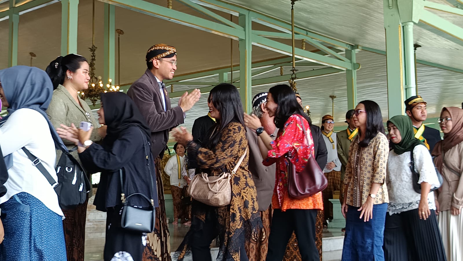 Syawalan Pura Mangkunegaran Diserbu Ribuan Warga