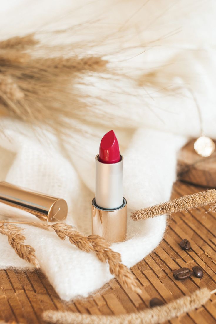 Tips Memilih Warna Lipstik yang Cocok, Wanita Wajib Tau !