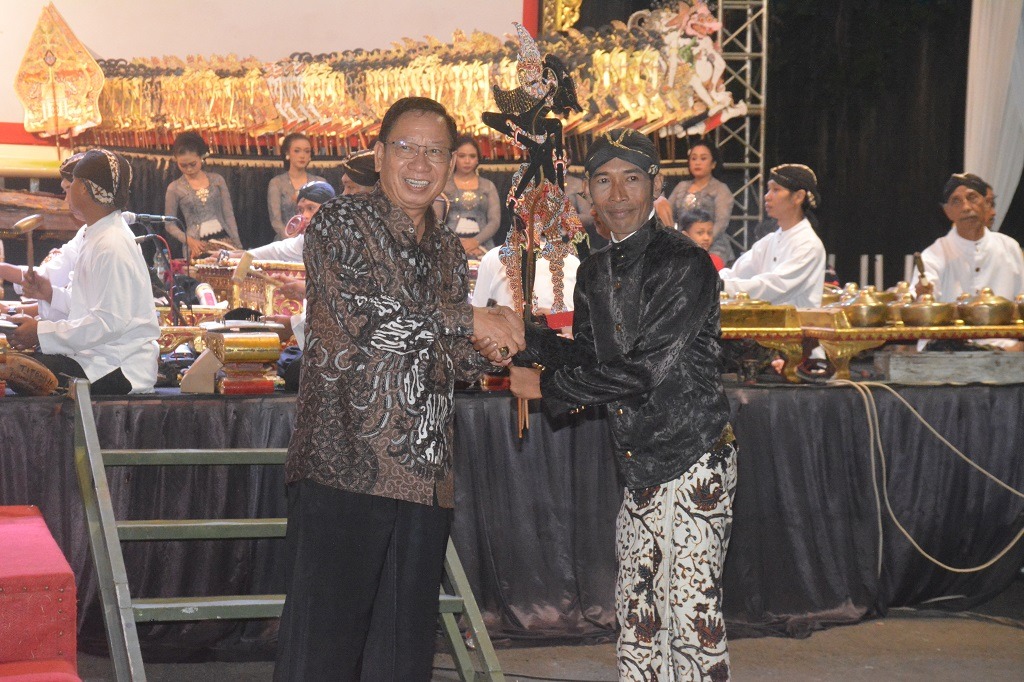 Hari Wayang Nasional, Ratusan Generasi Muda Kabupaten Batang Saksikan Lakon 