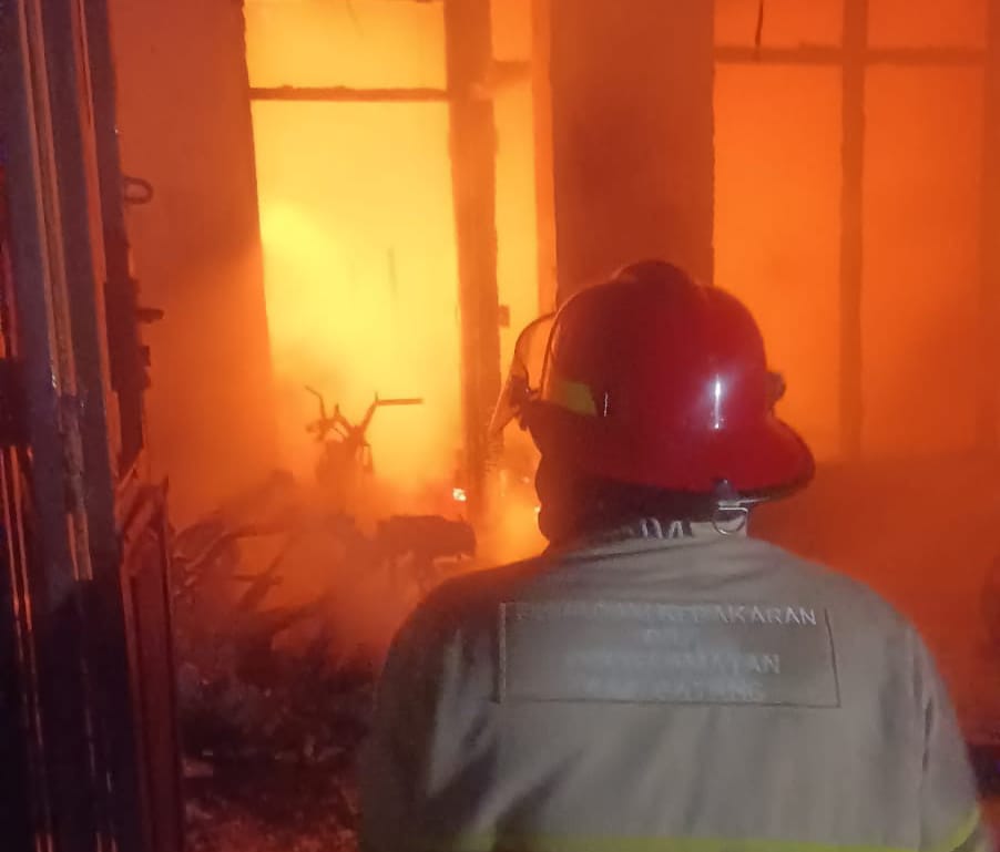 Ditinggal Ziarah ke Madura, Rumah di Kauman Batang Ludes Terbakar