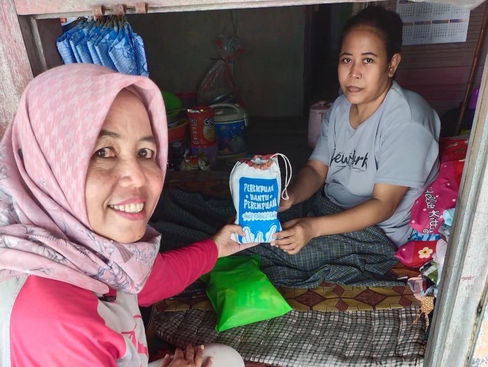 Cegah Masalah Reproduksi, Puspita Bahari Komitmen Bagikan Pembalut Kain
