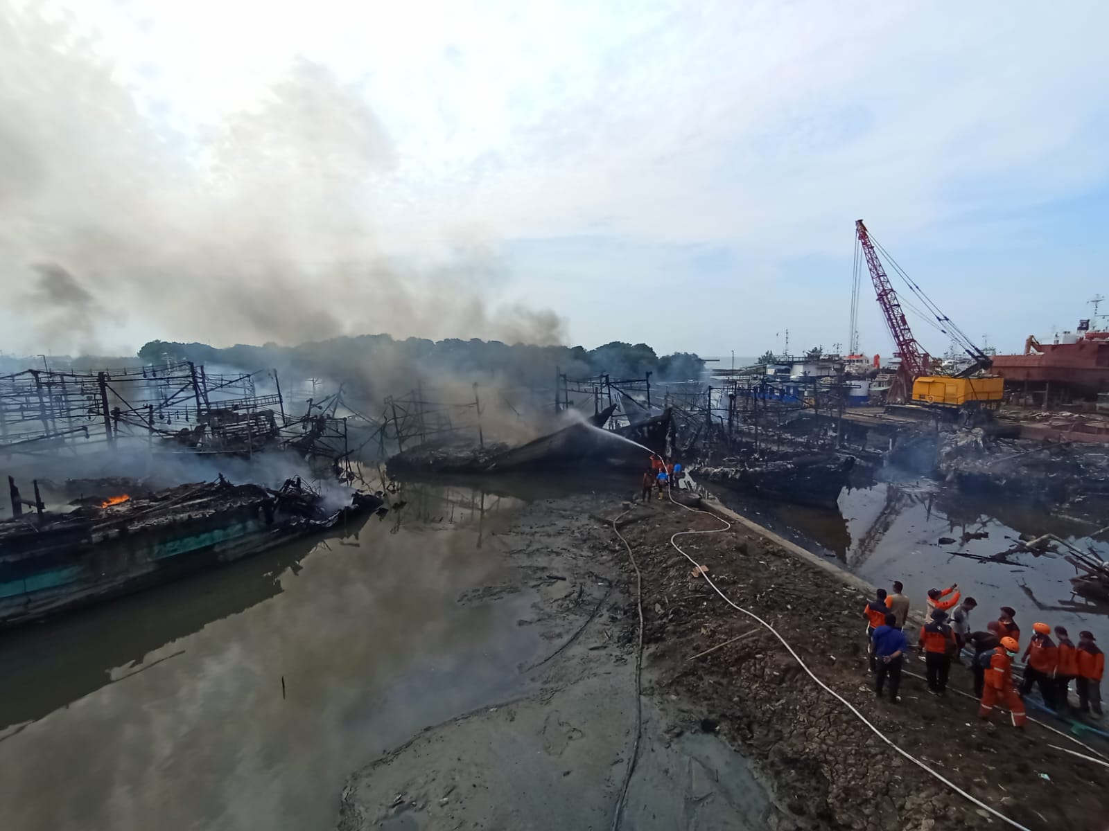 Kebakaran di Pelabuhan Kota Tegal Bertambah Menjadi 22 Kapal 