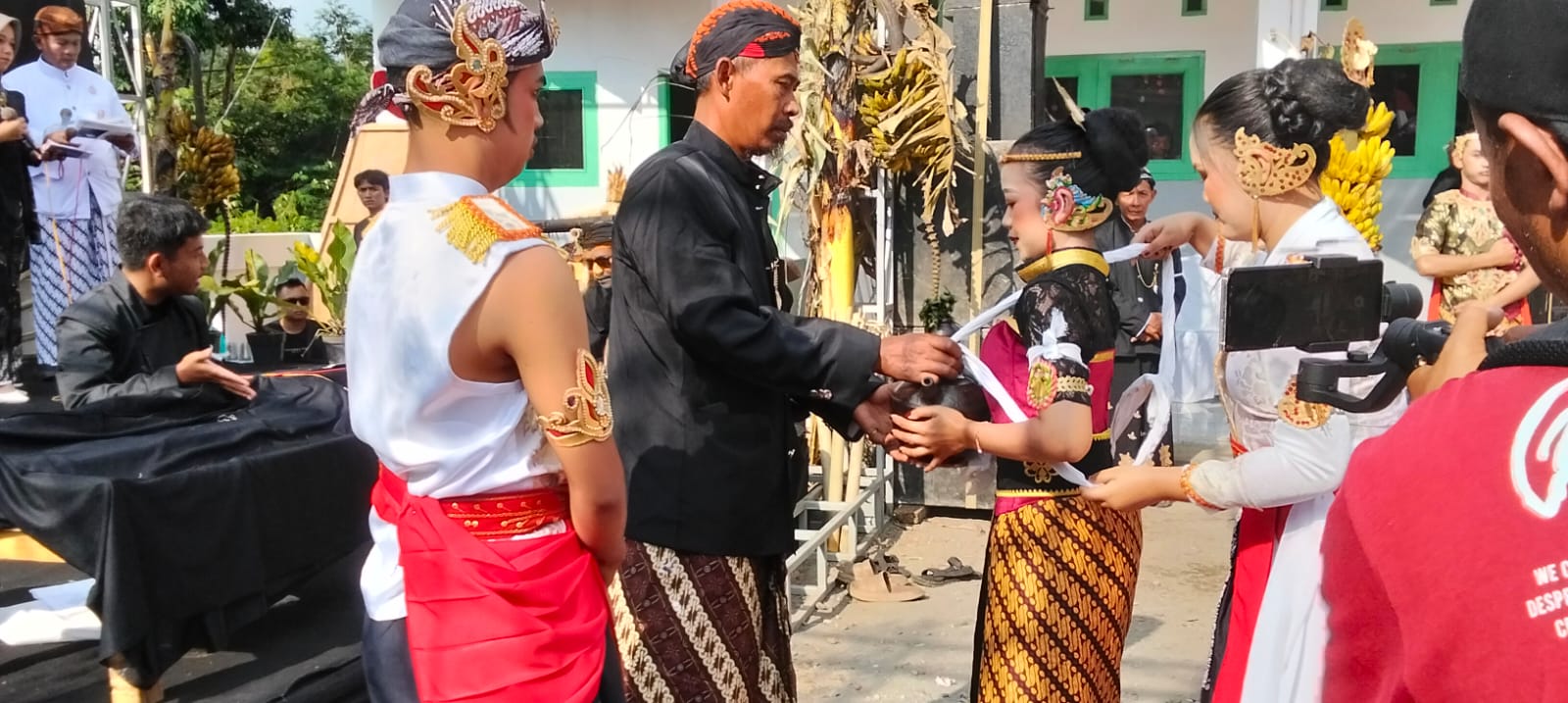 Festival Tali Putih di Kabupaten Pemalang Gambarkan Rasa Syukur 