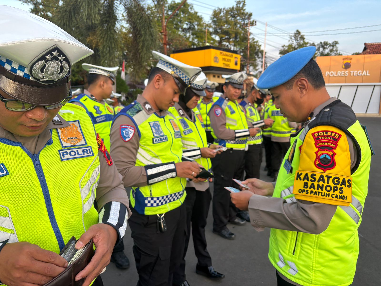 Propam Polres Tegal Pastikan Personel Jadi Contoh Disiplin Berlalulintas