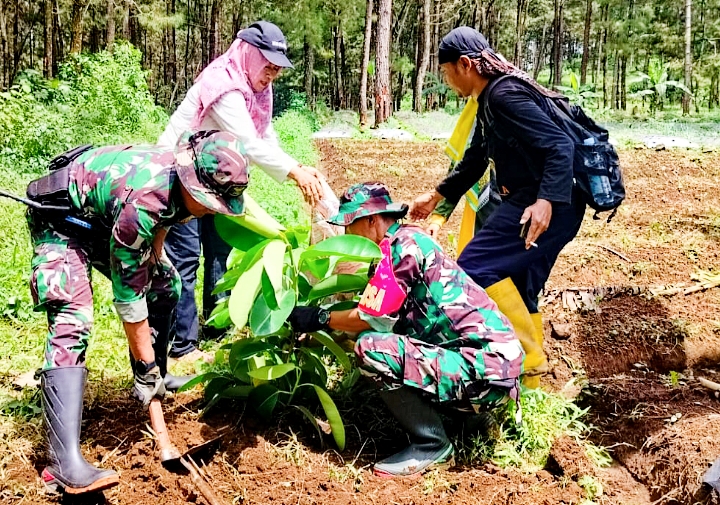Koramil Moga Kodim Pemalang Rehabilitasi Mata Air di Desa Plakaran
