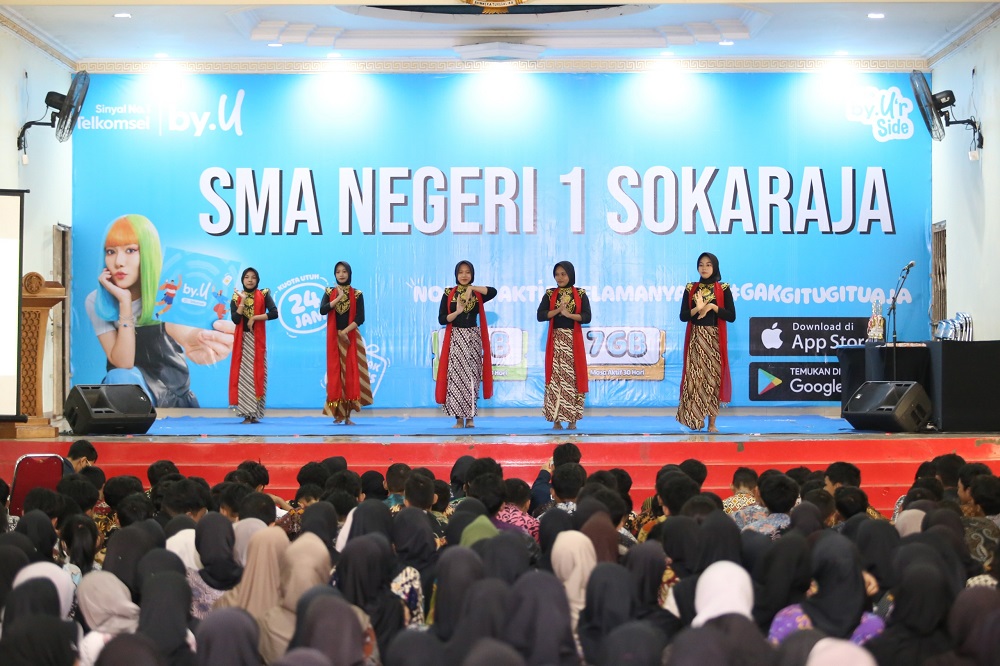 Telkomsel Hadirkan Program by.U Always by U'r Side di Sekolah, Dukung Digitalisasi Anak Muda
