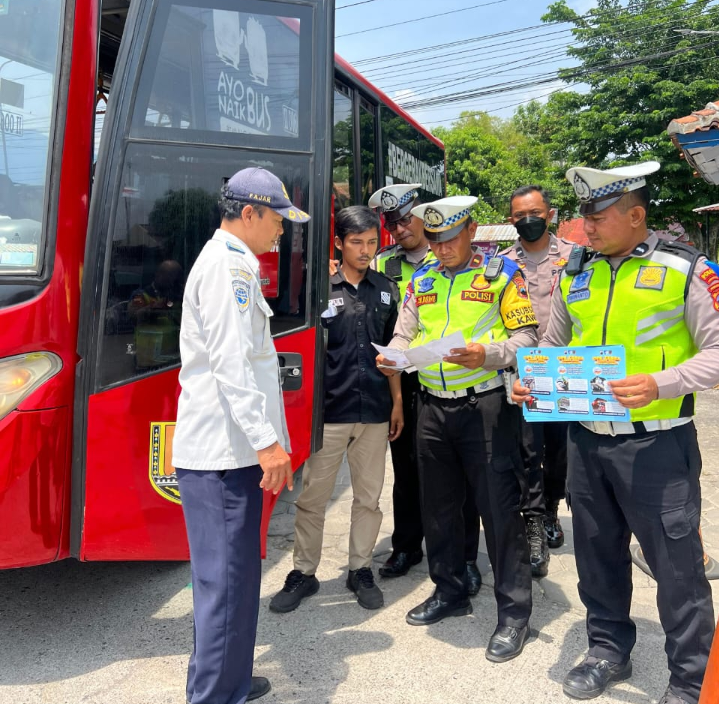 Satuan Lantas Polres Semarang Gelar Ramp Check, Pastikan Mendaraan dan Pengemudi Laik Jalan