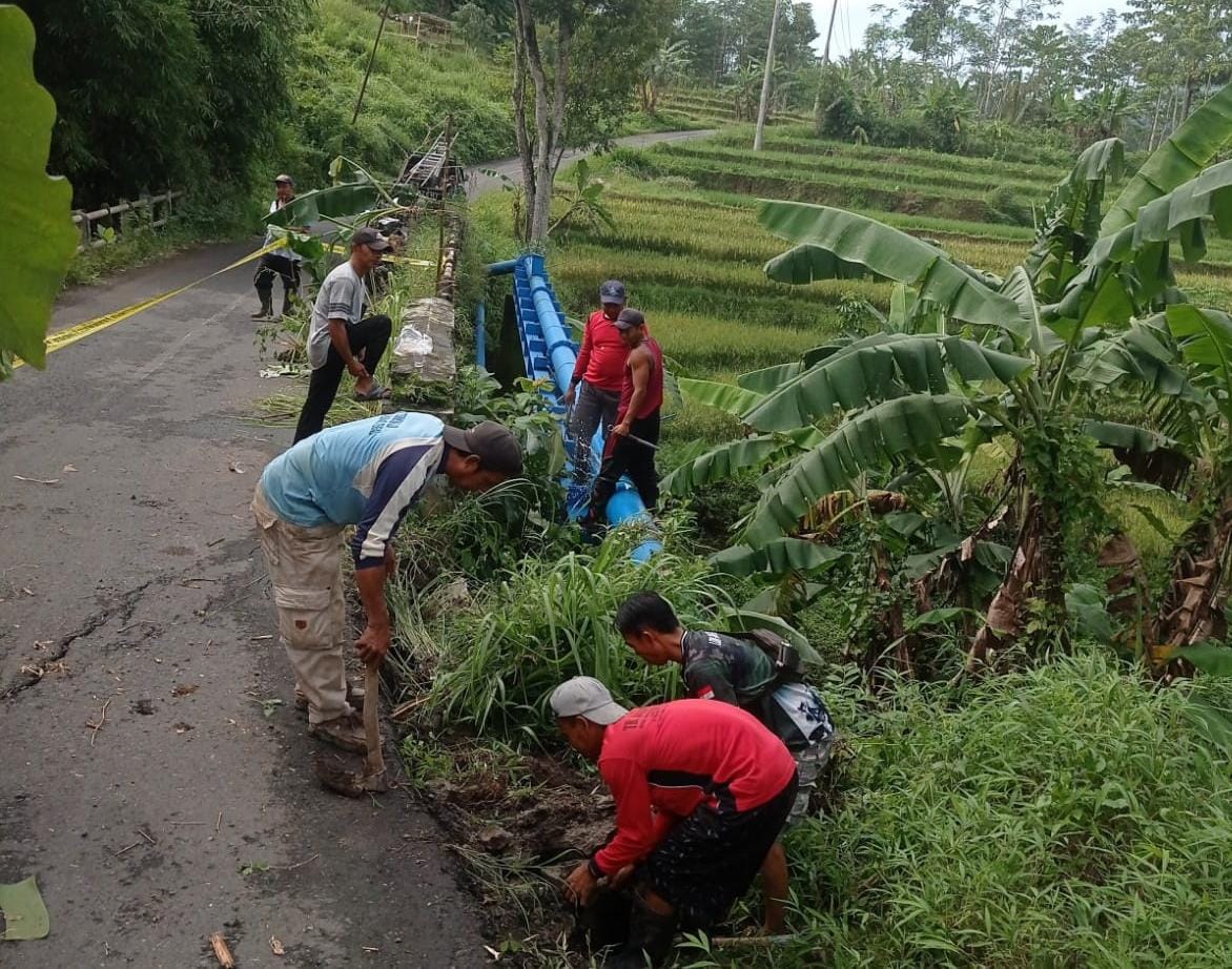 Pipa PDAM Kabupaten Tegal Bergeser Akibat Longsor 