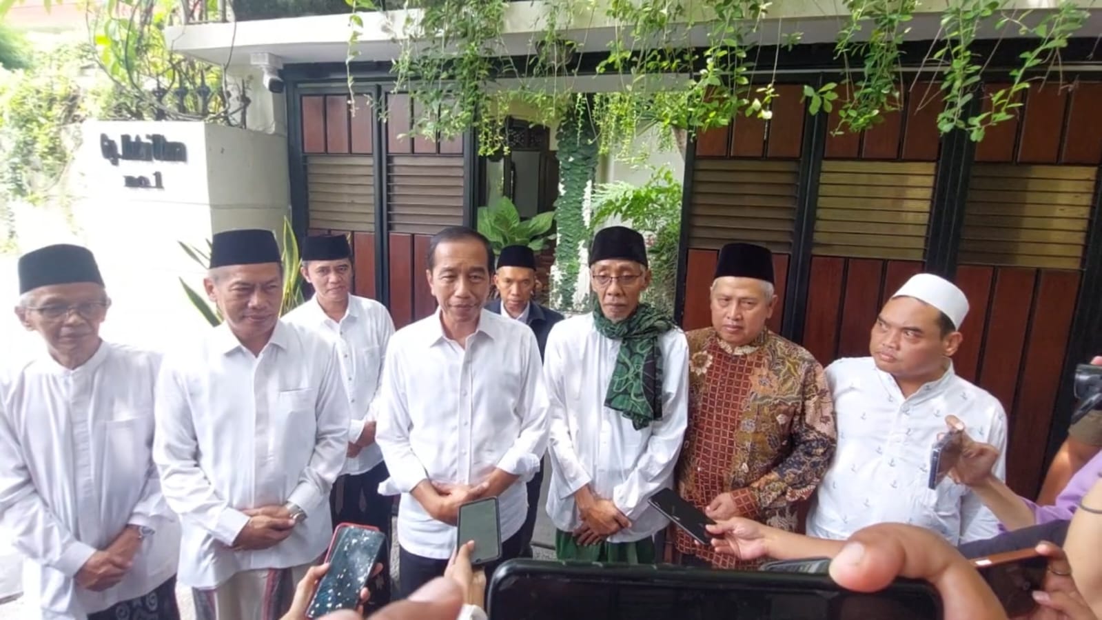 Jelang Pencoblosan Pilkada 2024, Sejumlah Kiai Jateng Temui Jokowi