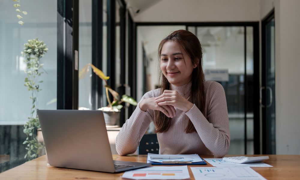 Daftar Bisnis Online yang Menghasilkan Uang 1 Juta per Harinya