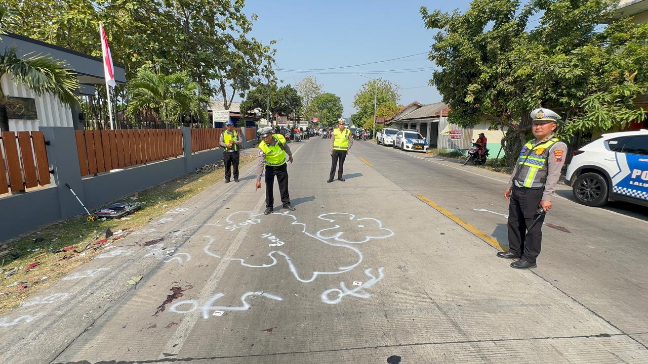 3 Pelajar Tewas dalam Kecelakaan Adu Banteng Motor di Jalan Mataram Kendal