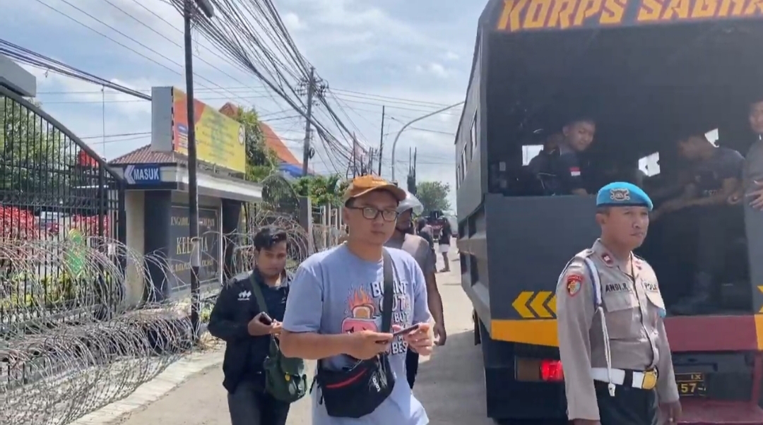 Jelang Vonis Botok, Seribuan Aparat Amankan PN Pati dan Pasang Kawat Berduri