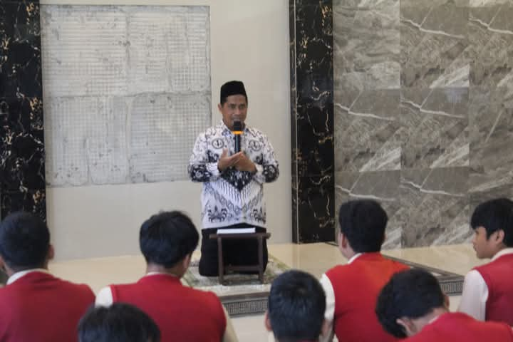 Warga SMP Negeri 1 Slawi  Gelar Pesantren Ramadan 