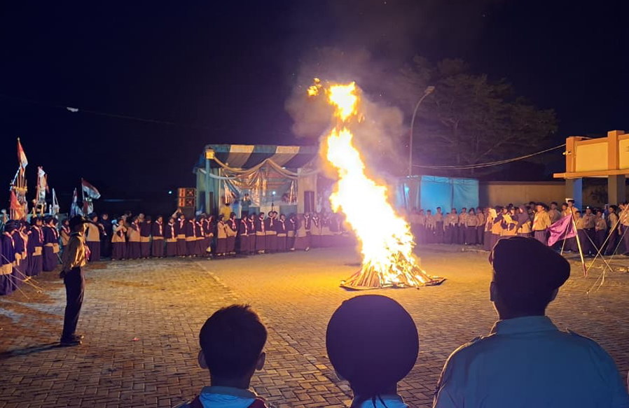 Hujan Tak Surutkan Perkemahan Insan Karima SMP Al Irsyad Tegal