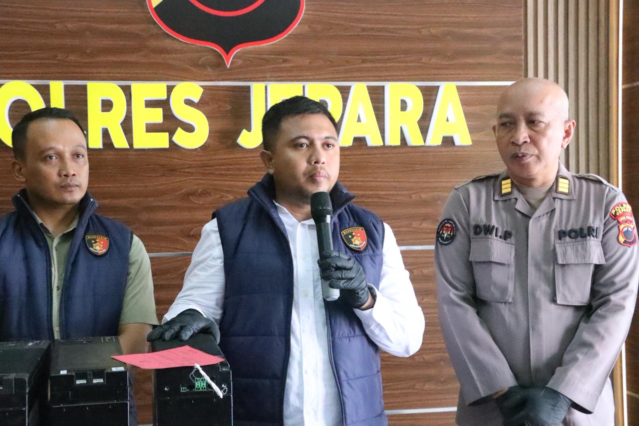 Komplotan Maling Baterai Litium Bernasib Apes, Tertangkap Polisi saat Beraksi di Jepara