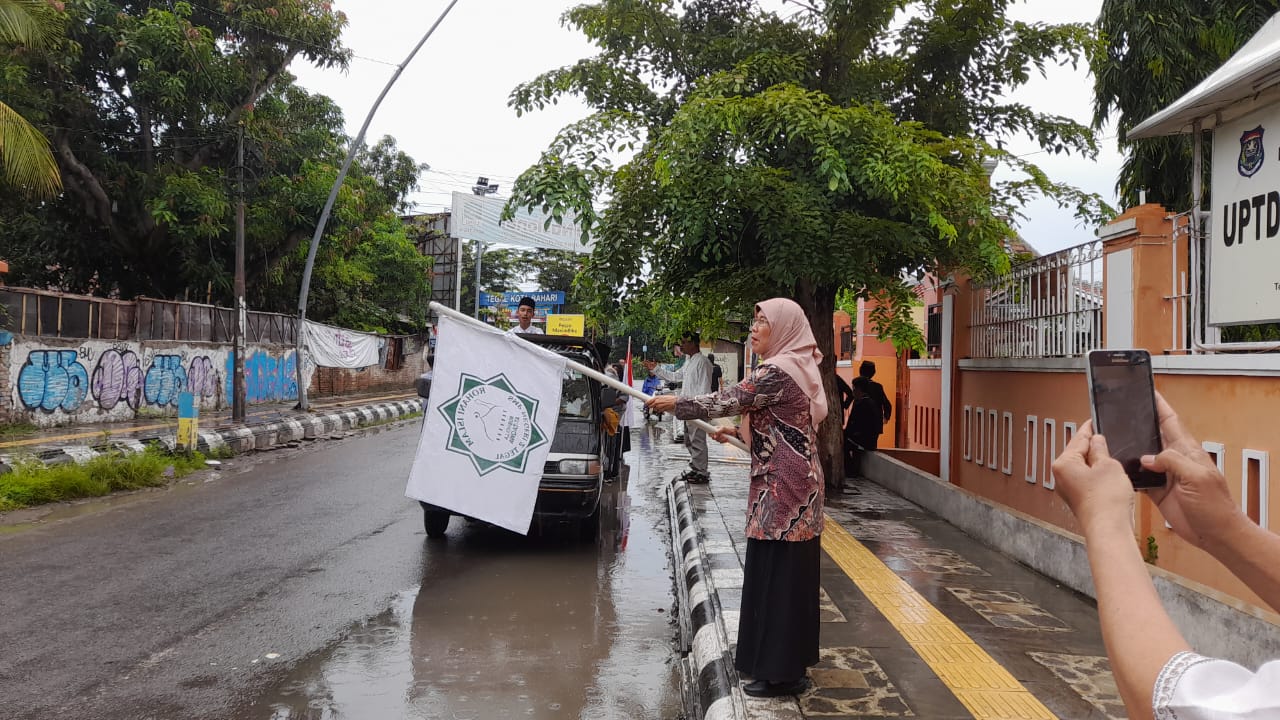 Sambut Ramadan, SMP Negeri 2 Kota Tegal Adakan Pawai
