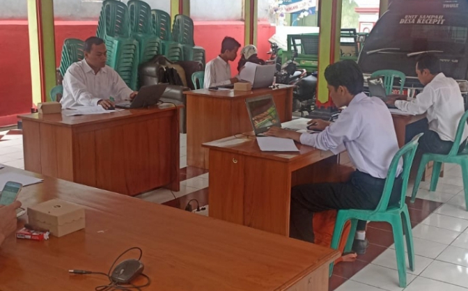 5 Calon Perangkat Ikuti Tes Komputer di Desa Kecepit Kabupaten Pemalang 