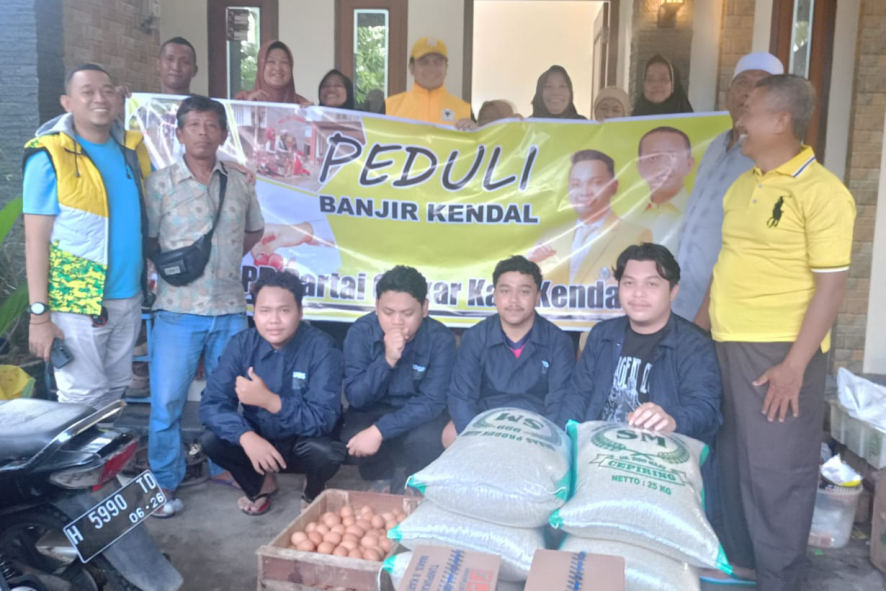 Golkar Kendal Salurkan Sembako untuk Warga Terdampak Banjir