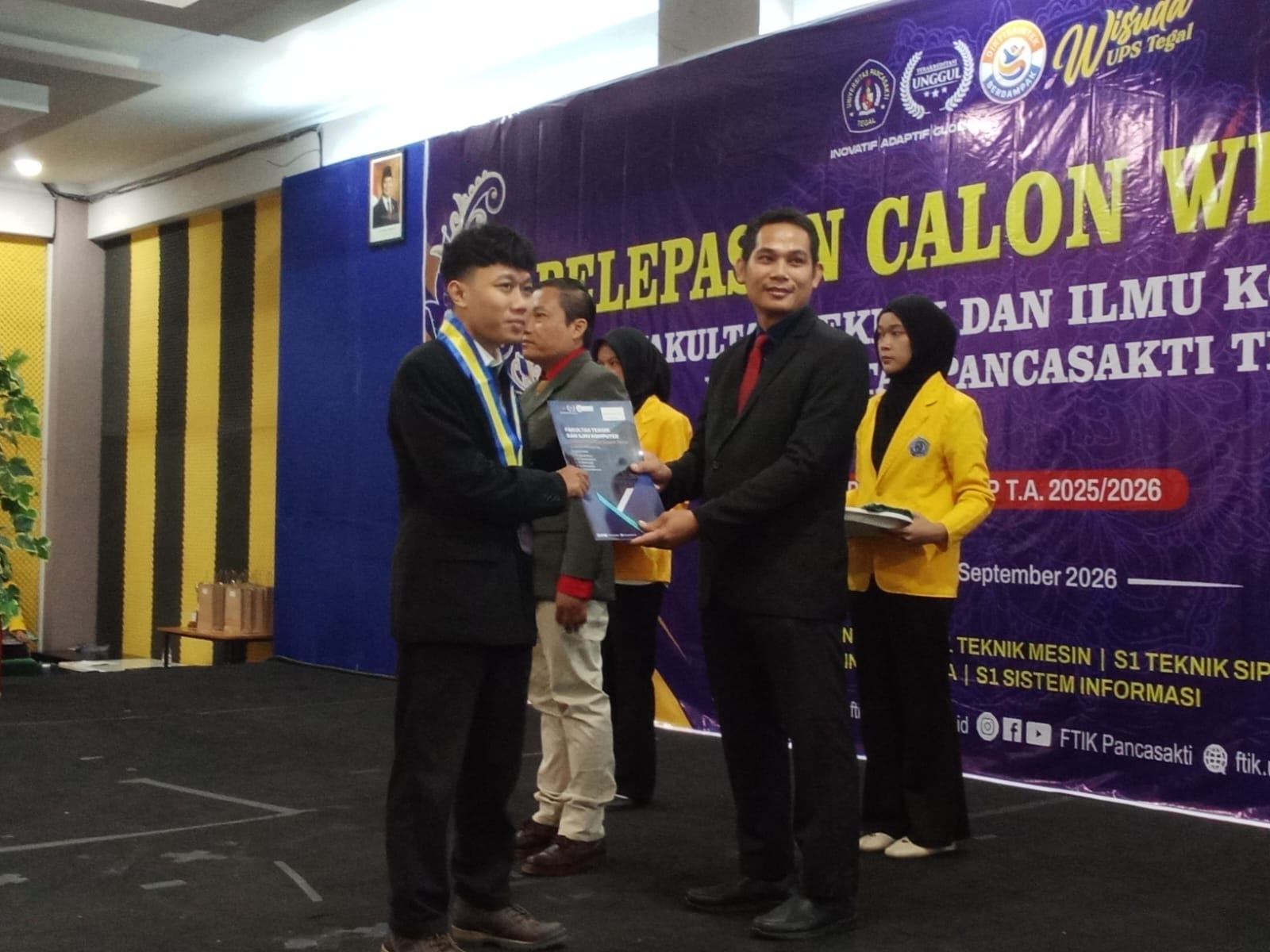 Pelepasan Calon Wisudawan FTIK UPS, Salah satunya Mahasiswa Asing dari Rusia