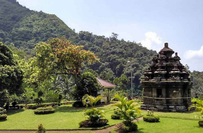 Candi Selogriyo: Keajaiban Sejarah yang Memikat di Jantung Jawa Tengah