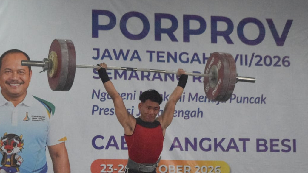 Nicholas Prayuda Angkat 242 Kg, Kota Semarang Raih Emas Angkat Besi Porprov Jateng 2026