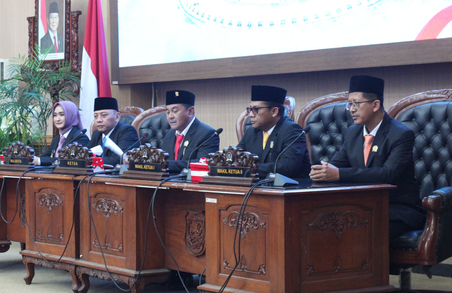 DPRD Gelar Sertijab dan Penyampaian Visi Misi Wali Kota dan Wakil Wali Kota Tegal Masa Jabatan 2025-2030