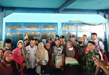 Beras Paceklik Dibagikan ke Nelayan Asemdoyong Kabupaten Pemalang 