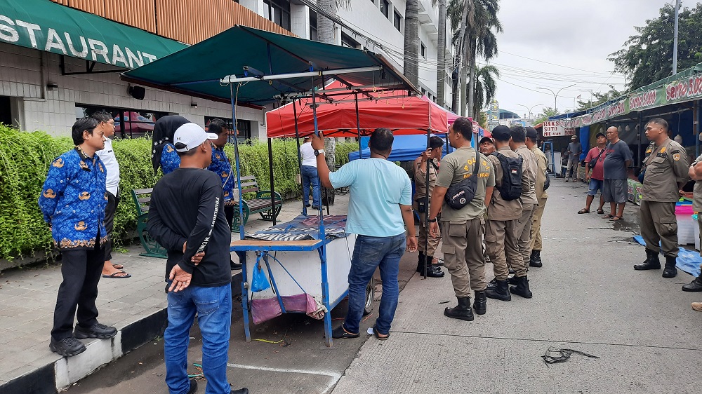 Dirikan Lapak Tanpa Izin di Pasar Raya Dugderan, Disdag Kota Semarang akan Cari Solusi Terbaik