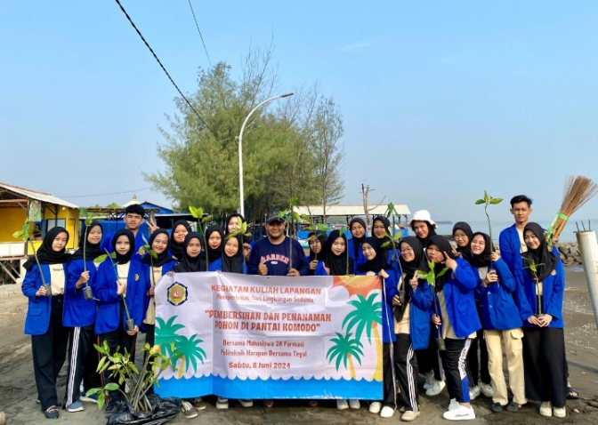 Mahasiswa Poltek Harber Tegal Tanam Mangrove